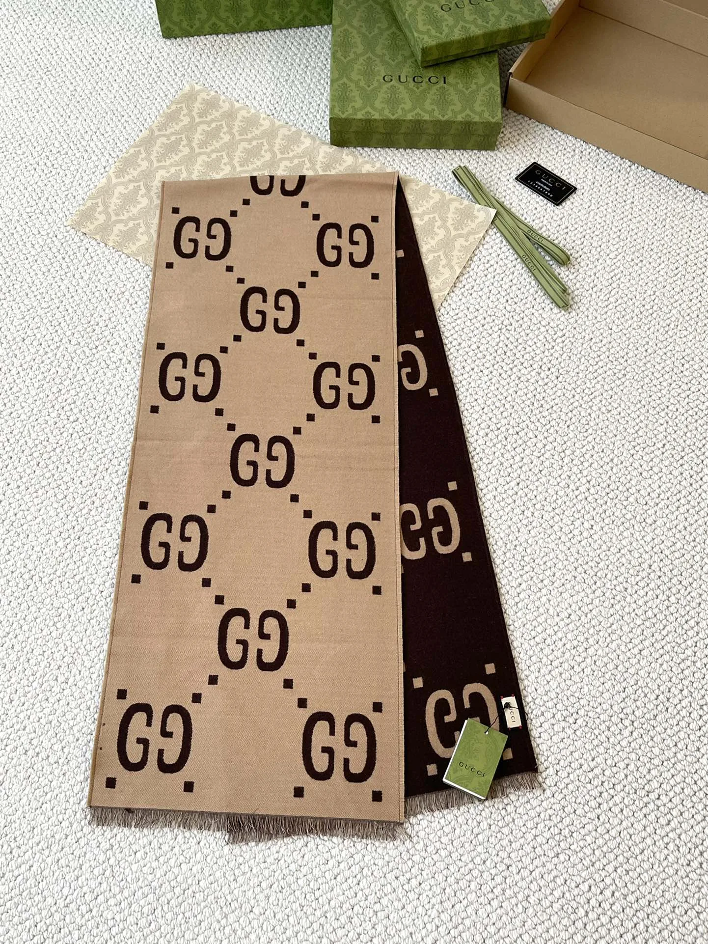 구찌 GG 울 머플러