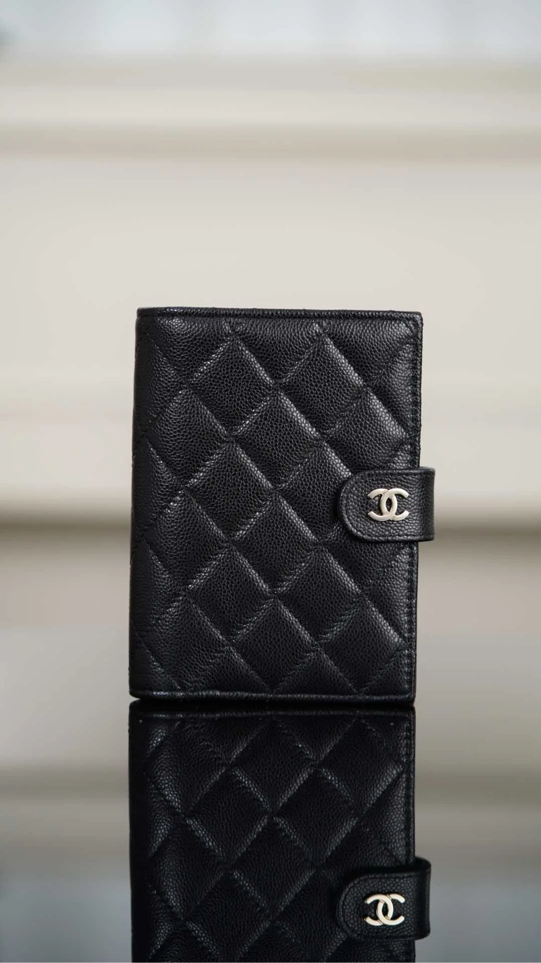  샤 ƆC ⅭＨΑＮＥⅬ ƆC 넬 클래식 여권 케이스 캐비어  AP3791
