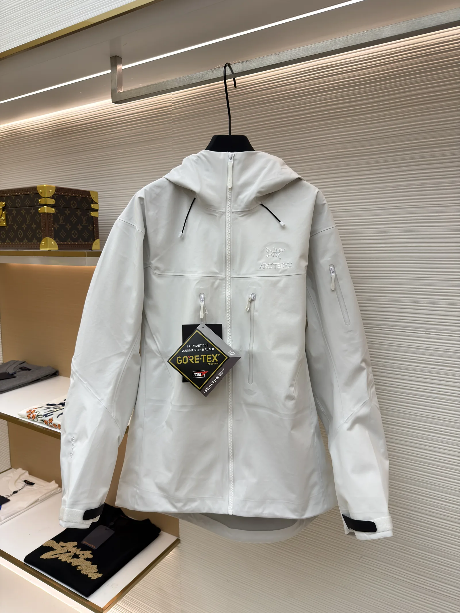 아크테릭스 [ARC'TERYX] 수입고급 알파 SV 7 자켓