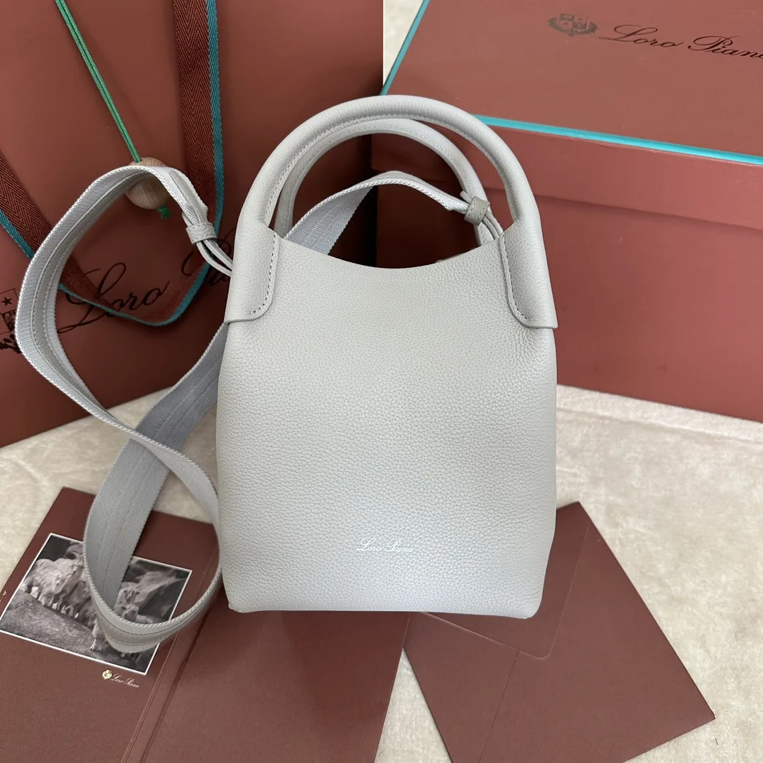 Small Bale bag  17 x 21 x 17 cm
