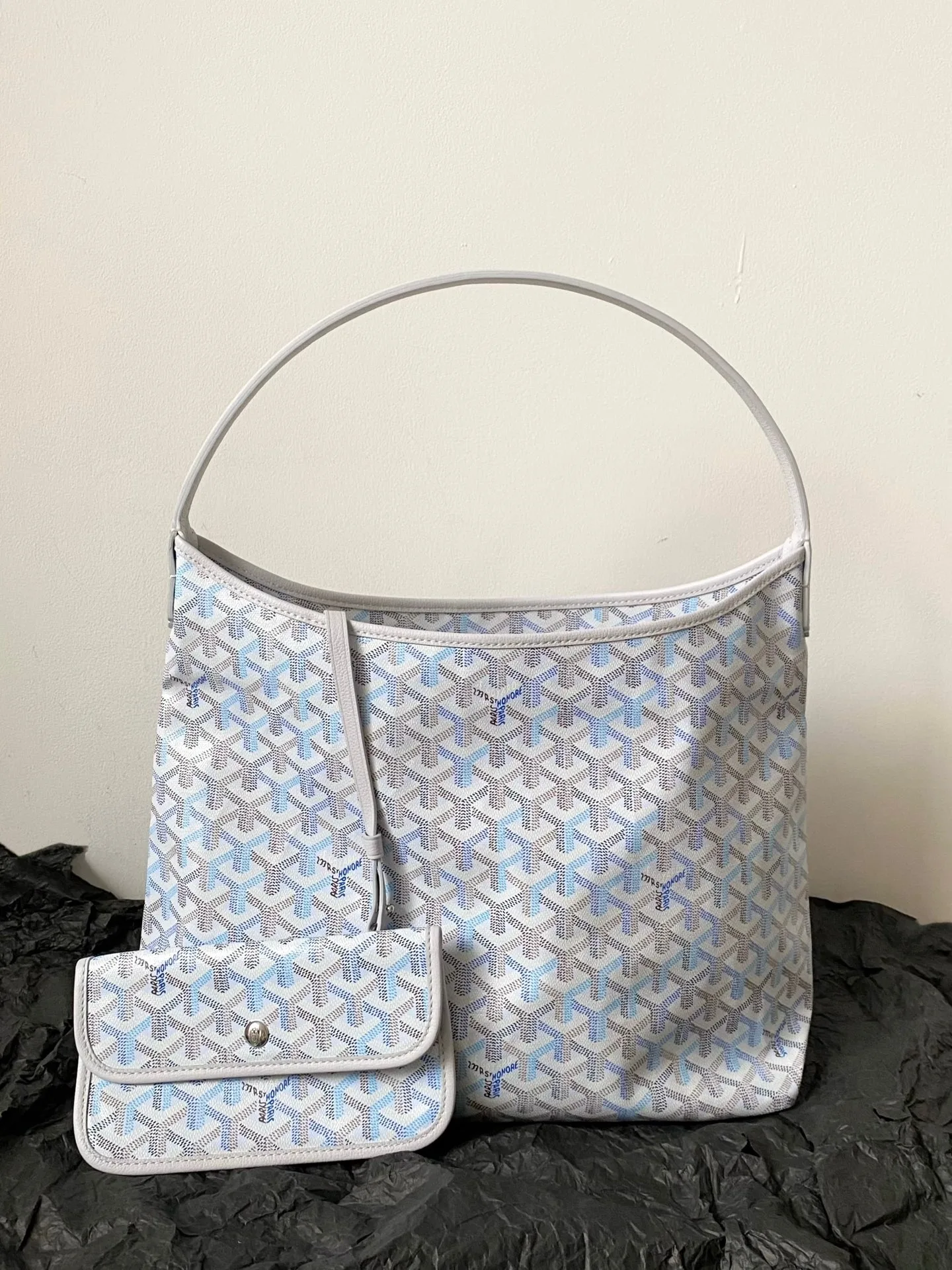 고야드 미니 호보 숄더백 25 cm x 11.5 cm x 22 cm