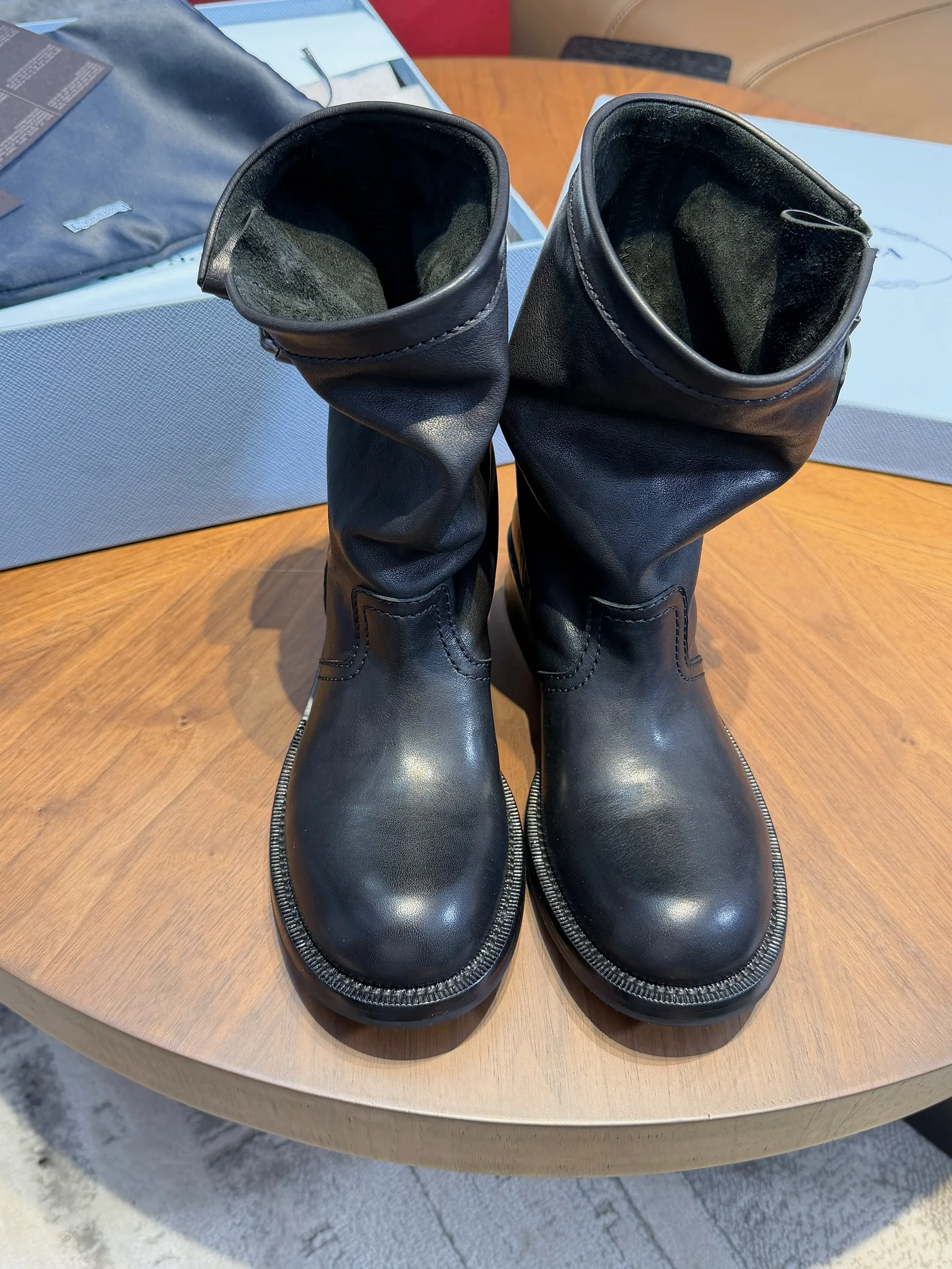 프라다 Leather mid-calf boots